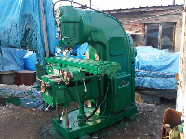 Станок консольно-фрезерный вертикальный с поворотной головкой 6М13П во Владивостоке — фото 3